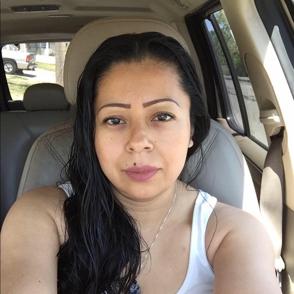 Meet your Posher, Maria - Picture 1 of 2